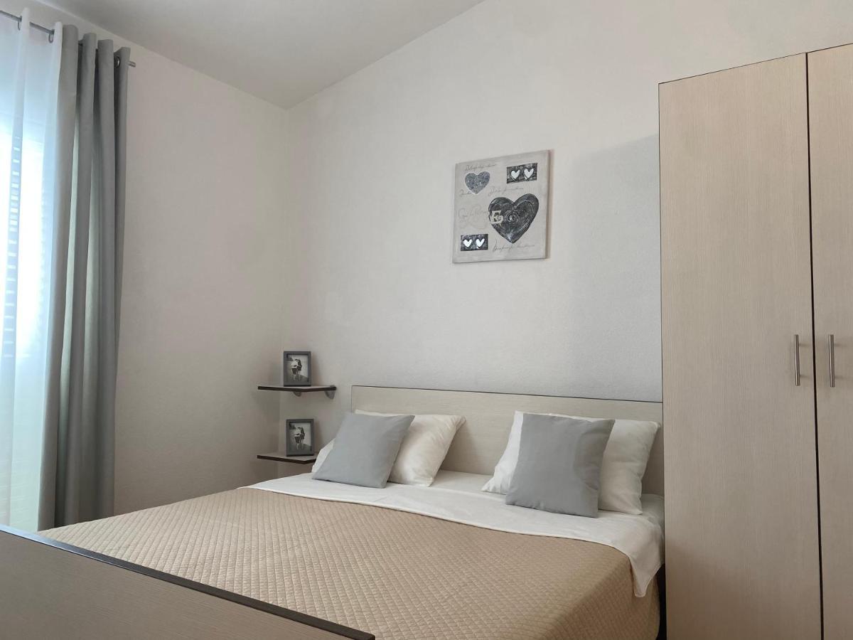 Apartments Lolo ปริฟลากา ภายนอก รูปภาพ
